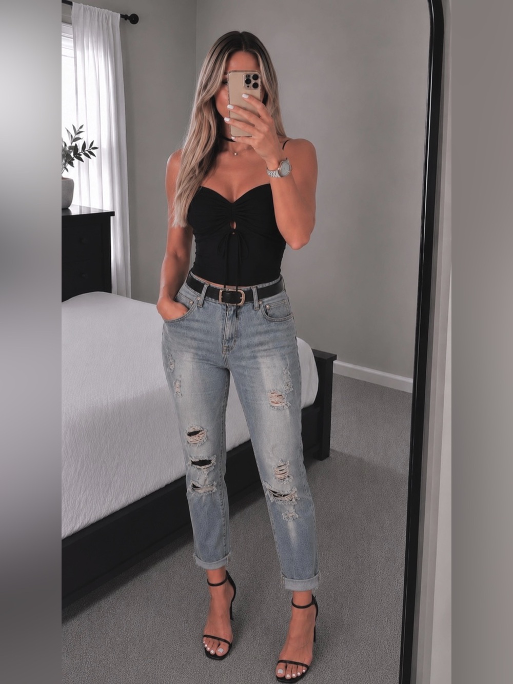 High Rise Distressed Blue Jeans | Light Wash | Raw Hem | Size Medium